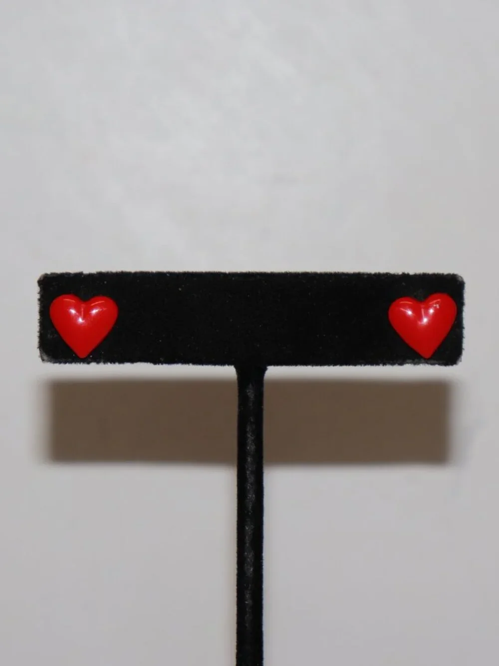 ✨ Vintage Red Heart Post Earrings • 3/8” • Pierced ✨